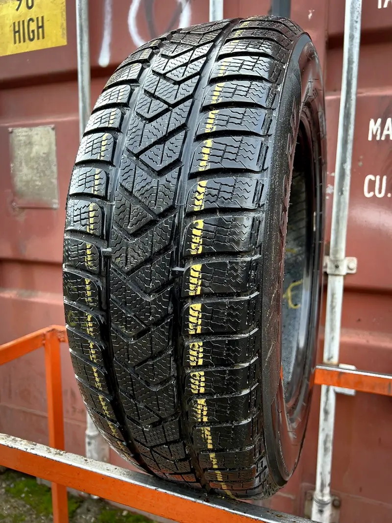 Б/у шина 225/60 R17 Pirelli Winter Sottozero 3
