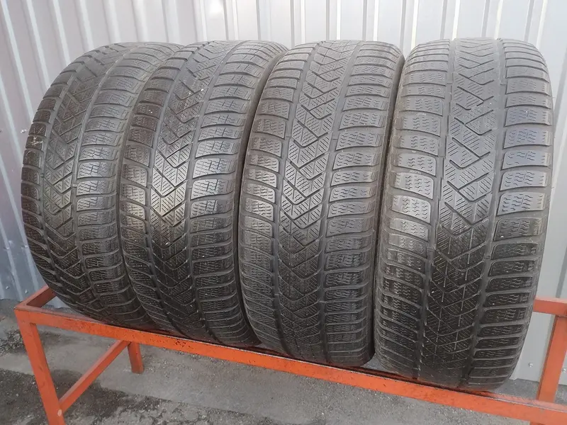 Комплект б/у шин 225/60 R17 Pirelli Winter Sottozero 3
