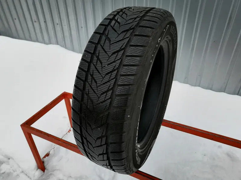 Б/у шина 225/60 R17 Vredestein Wintrac Xtreme S