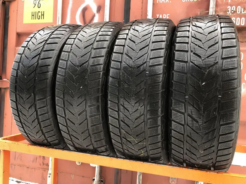 Комплект б/у шин 225/60 R17 Vredestein Wintrac Xtreme S