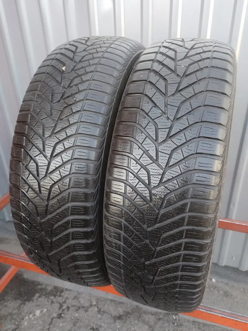 Пара б/у шин 225/60 R17 Yokohama W.drive V905