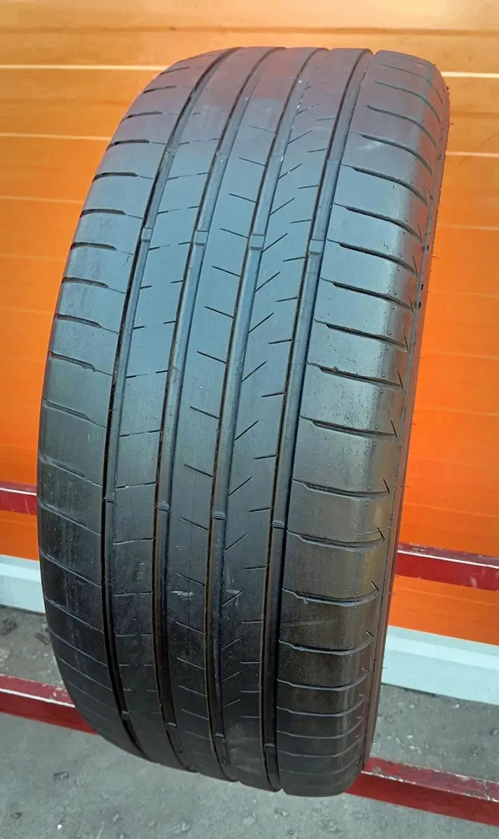Б/у шина 225/60 R18 Bridgestone Alenza 001