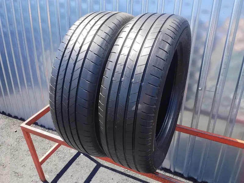 Пара б/у шин 225/60 R18 Bridgestone Alenza 001