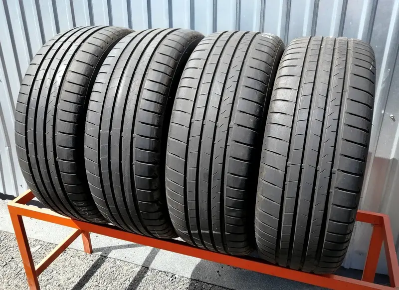 Комплект б/у шин 225/60 R18 Bridgestone Alenza 001