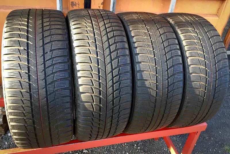 Комплект б/у шин 225/60 R18 Bridgestone Blizzak LM-001 RunFlat