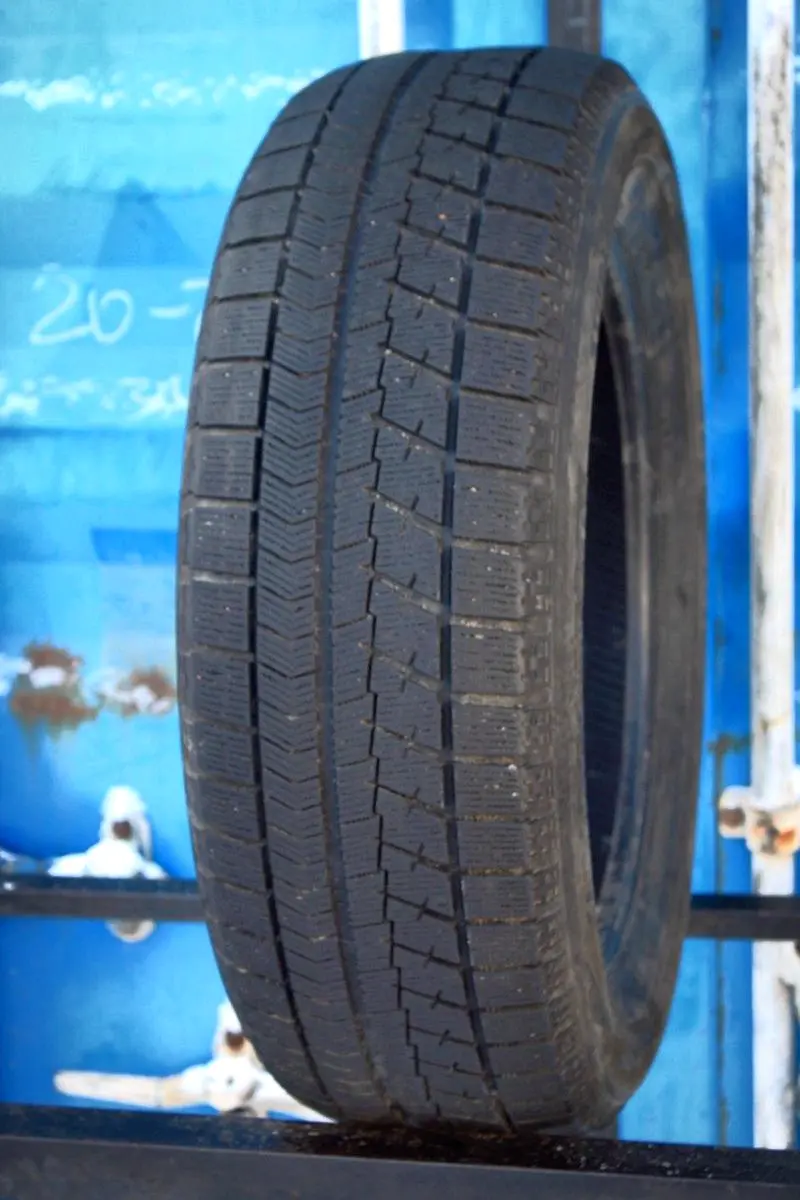 Б/у шина 225/60 R18 Bridgestone Blizzak VRX
