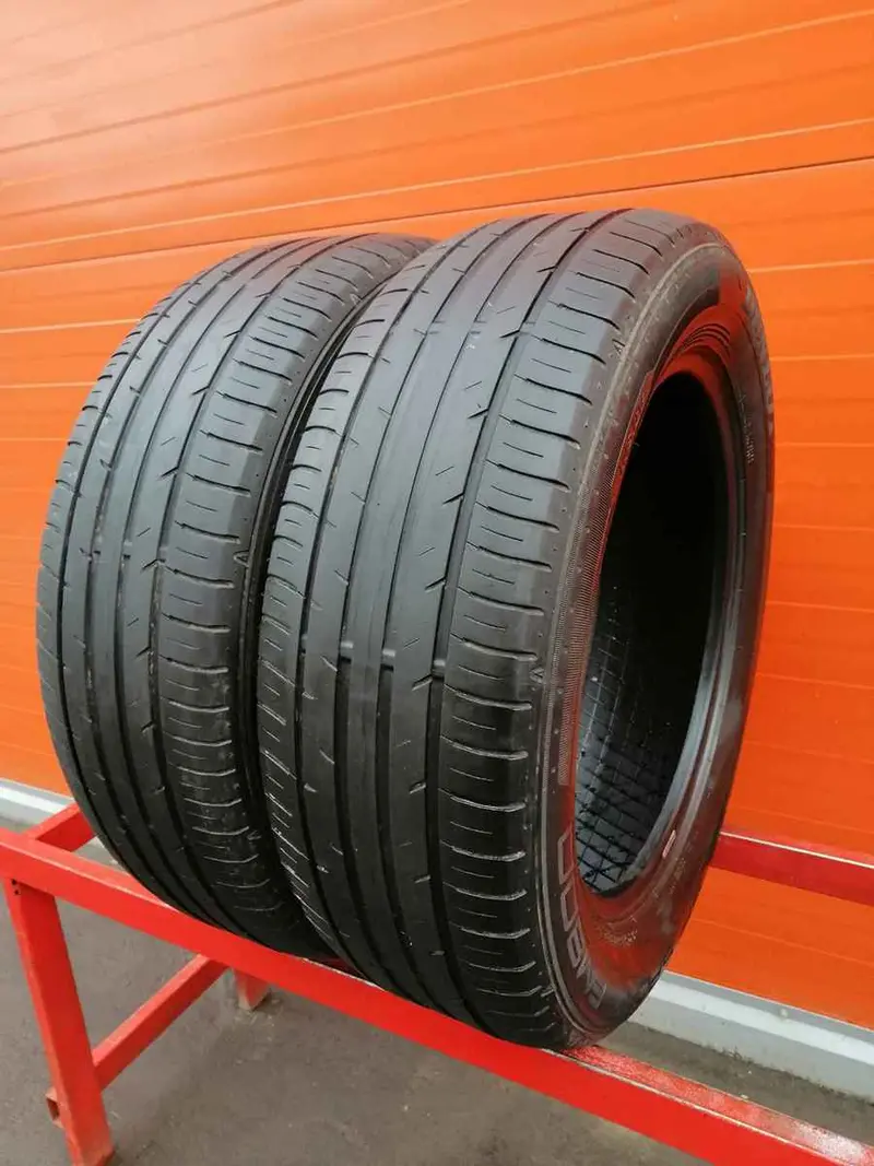 Пара б/у шин 225/60 R18 Dunlop SP Sport FM800