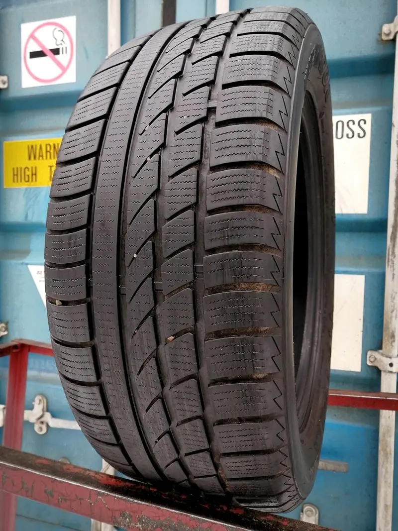 Б/у шина 225/60 R18 Hankook Ice Bear W300, фото 1