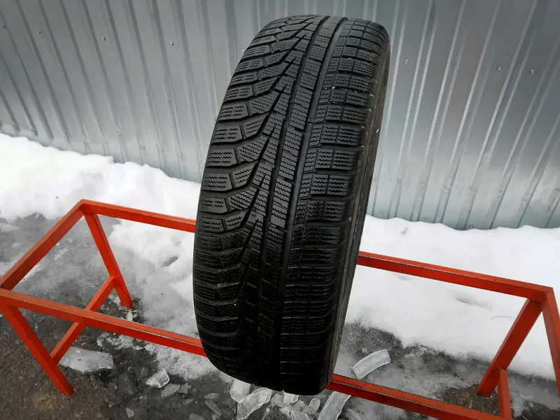 Б/у шина 225/60 R18 Hankook Winter I Cept Evo2 W320