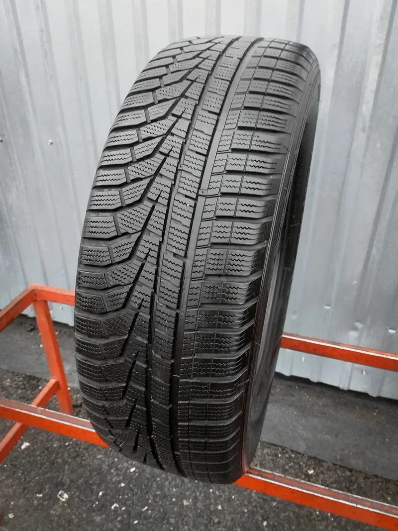 Б/у шина 225/60 R18 Hankook Winter I Cept Evo2 W320