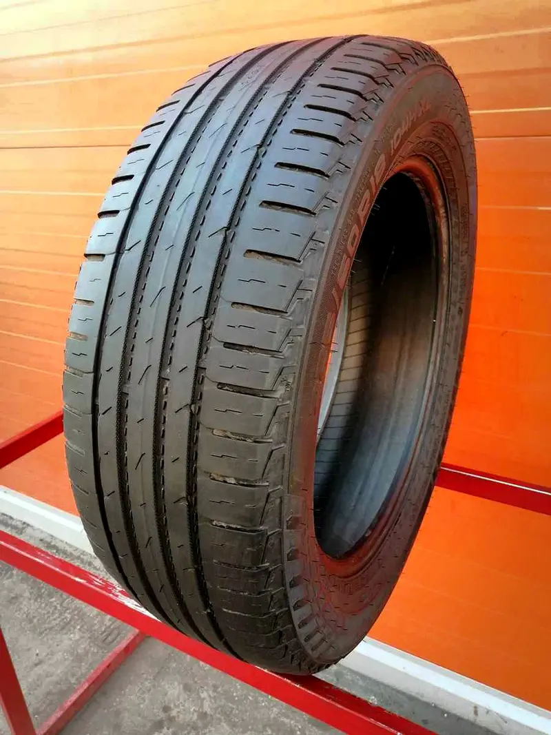 Б/у шина 225/60 R18 Nokian Hakka Blue SUV
