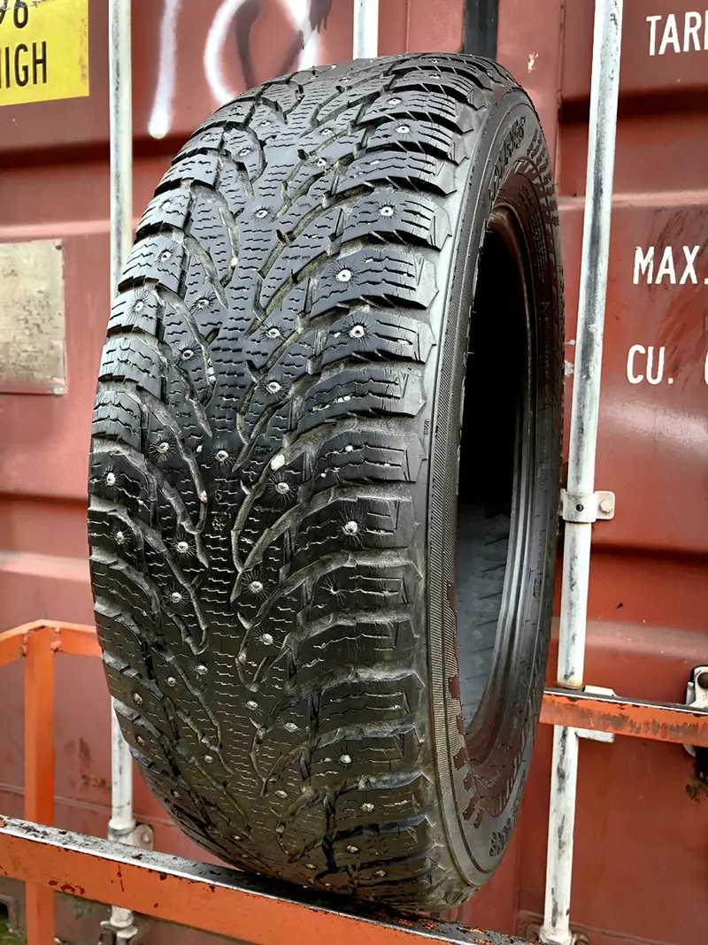 Б/у шина 225/60 R18 Nokian Hakkapeliitta 9 SUV, фото 1