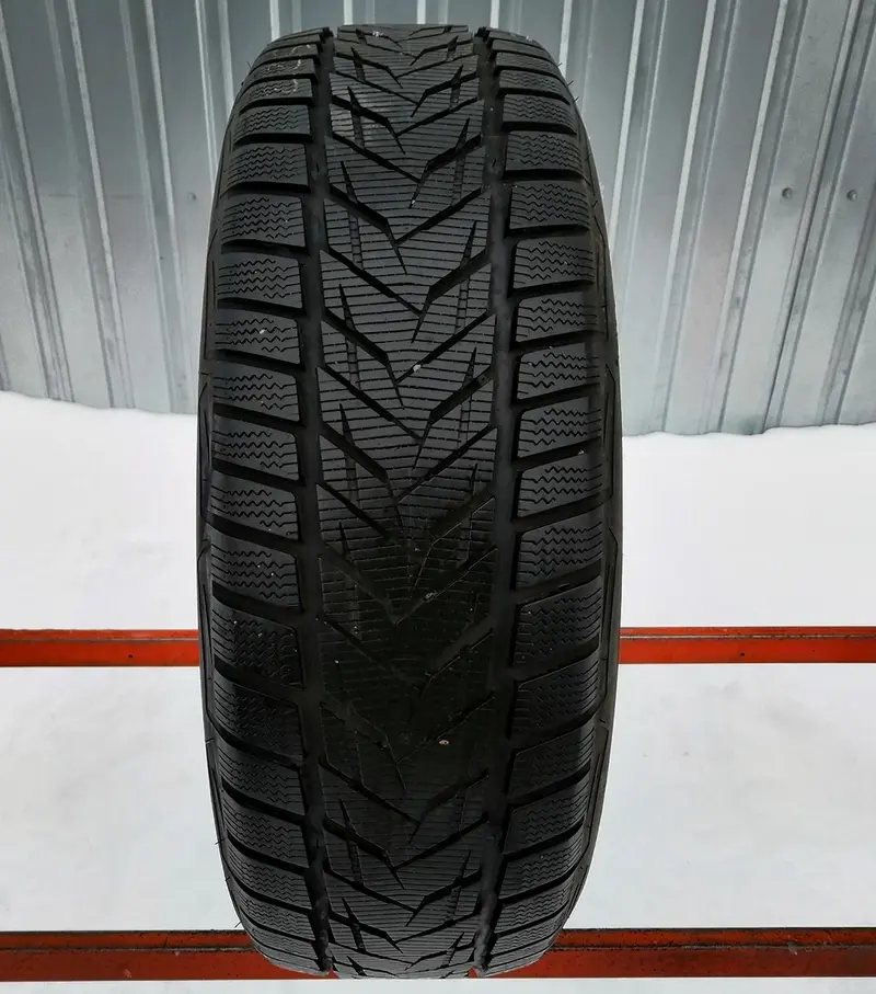 Б/у шина 225/60 R18 Vredestein Wintrac Xtreme S