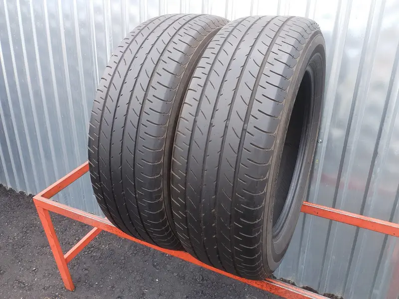Пара б/у шин 225/60 R18 Yokohama BluEarth E51