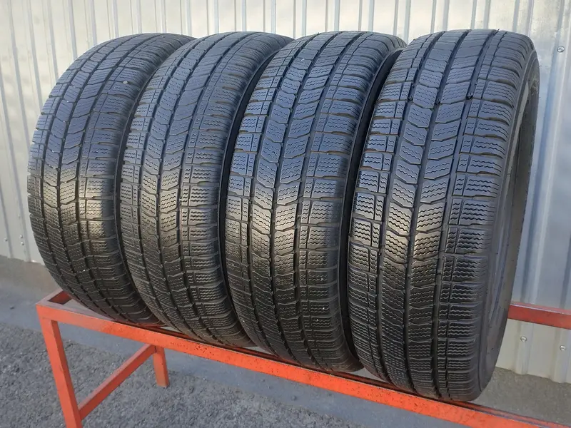 Комплект б/у шин 225/65 R16C BFGoodrich Activan Winter, фото 1