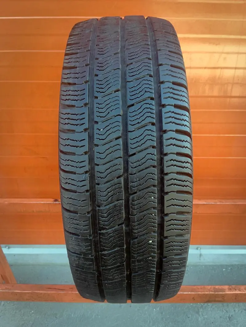 Б/у шина 225/65 R16C Barum Snovanis 3