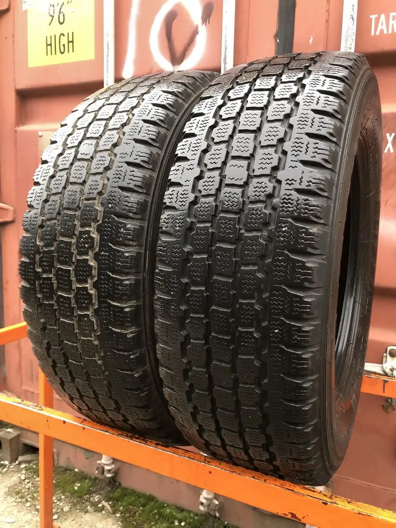 Пара б/у шин 225/65 R16C Bridgestone Blizzak W800, фото 1