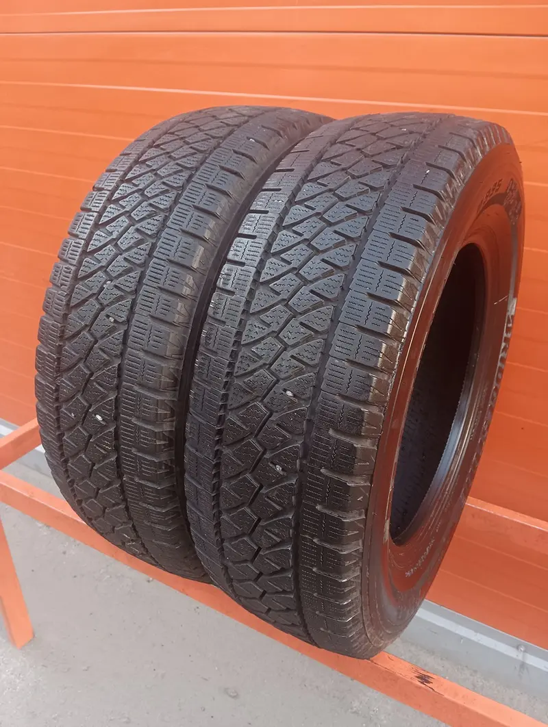 Пара б/у шин 225/65 R16C Bridgestone Blizzak W995