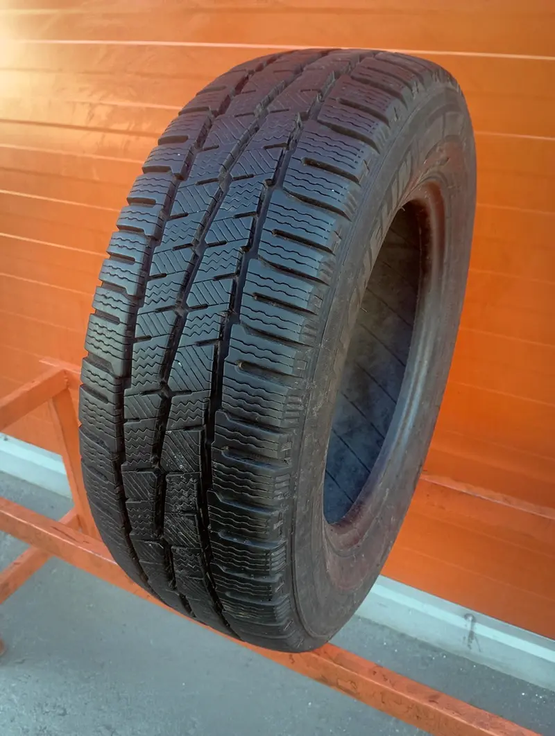 Б/у шина 225/65 R16C Continental VanContact Winter