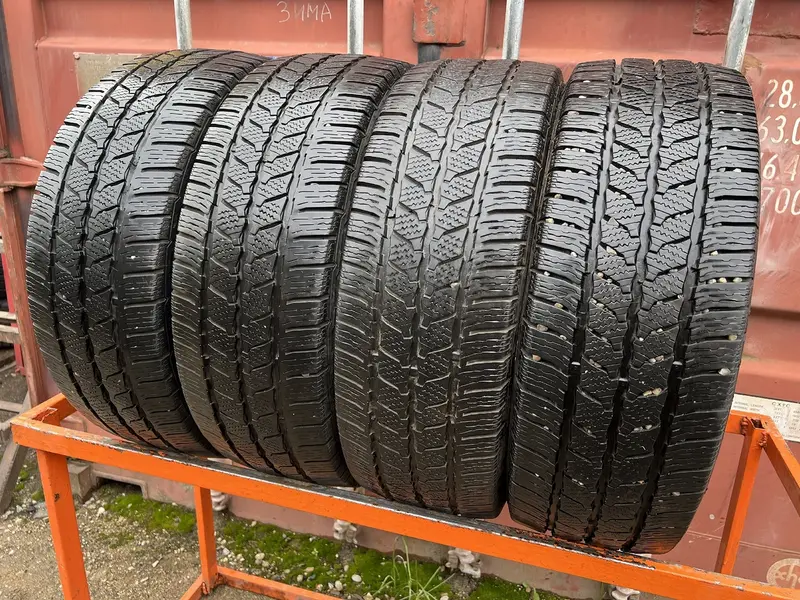 Комплект б/у шин 225/65 R16C Continental VanContact Winter