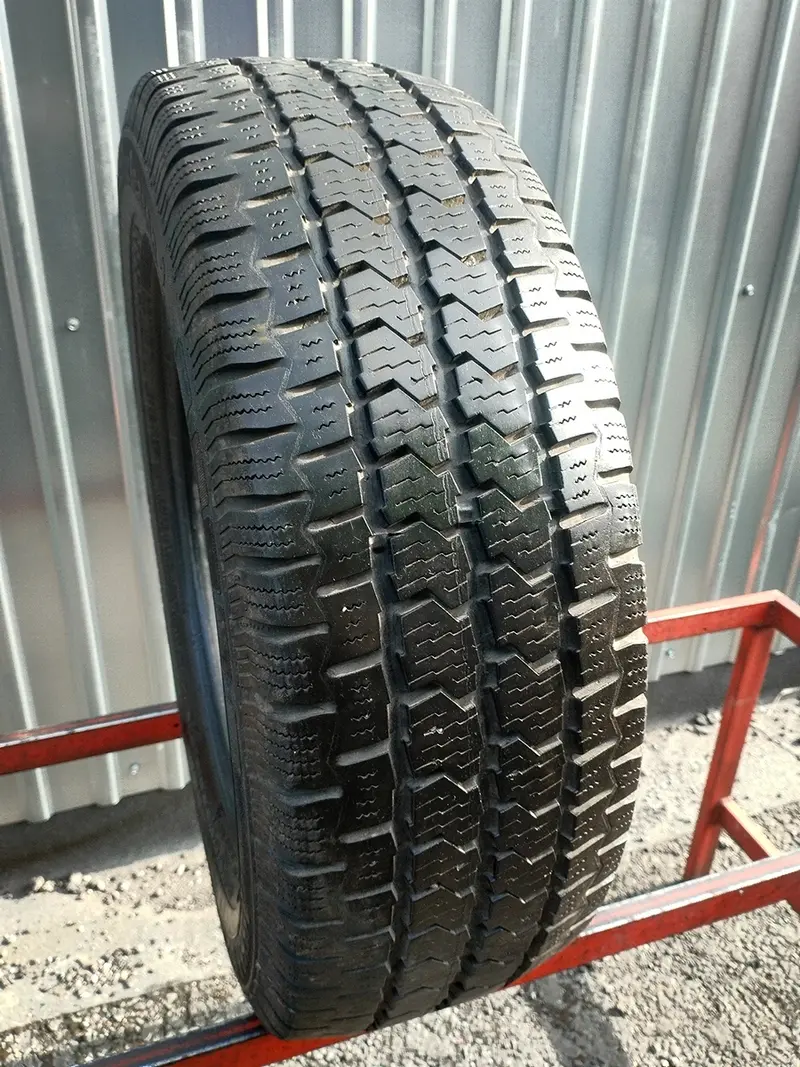 Б/у шина 225/65 R16C Continental VancoFourSeason 2