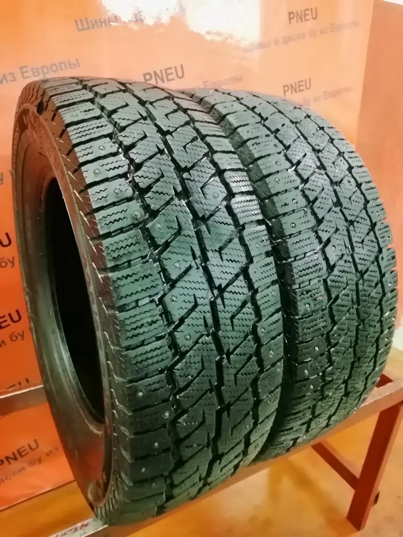 Пара б/у шин 225/65 R16C Continental VancoIceContact