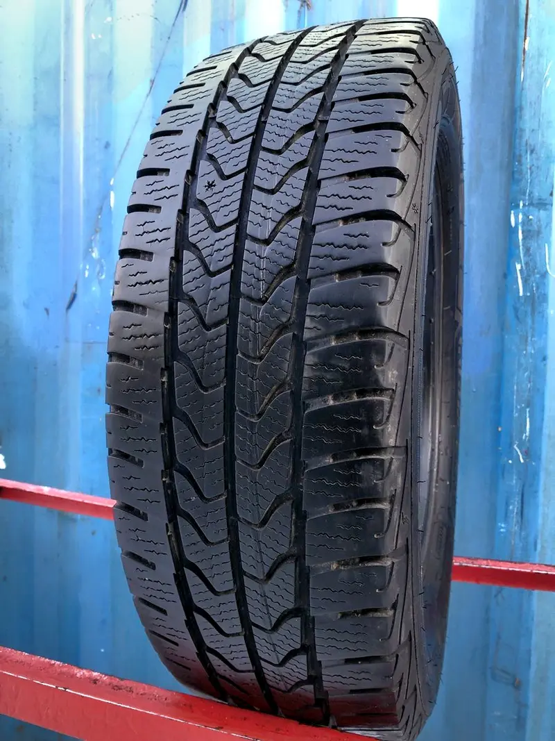 Б/у шина 225/65 R16C Goodyear UltraGrip Cargo