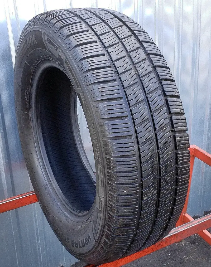 Б/у шина 225/65 R16C Hankook Vantra ST AS2 RA30