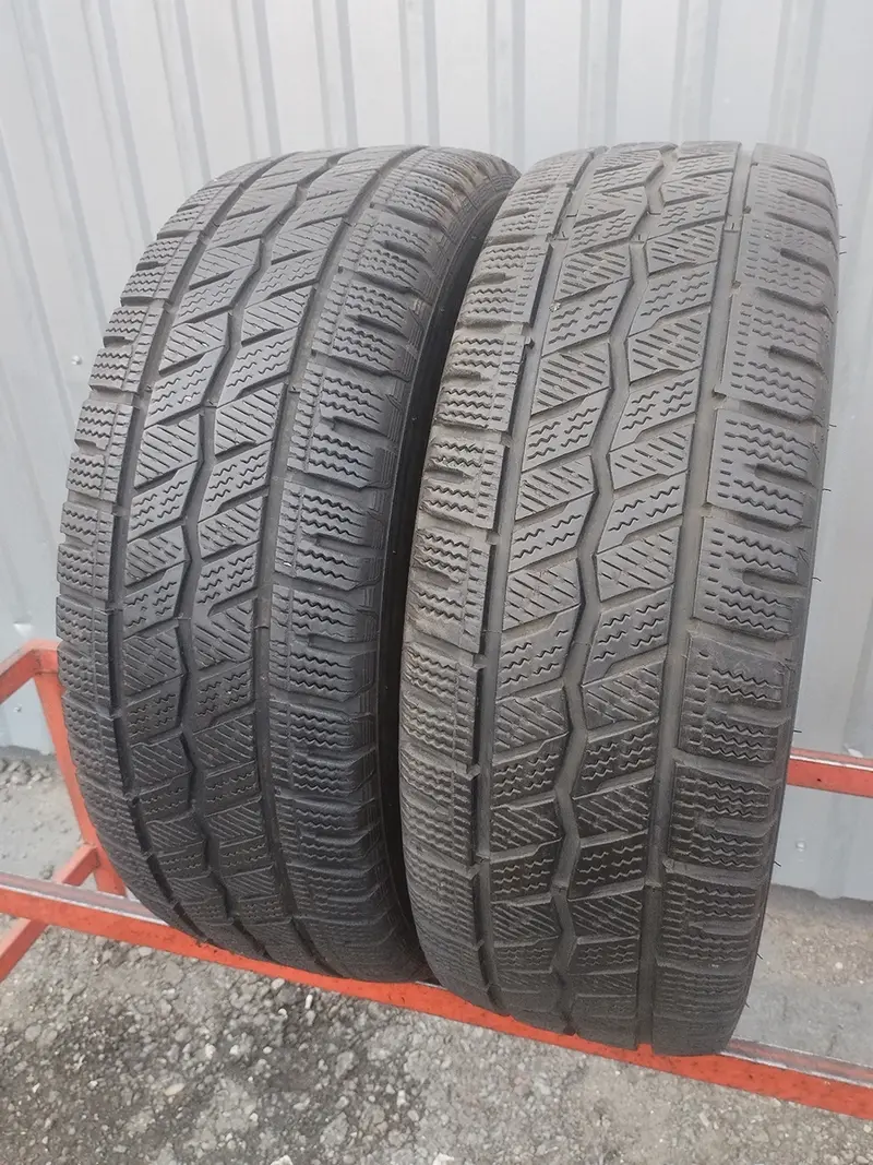 Пара б/у шин 225/65 R16C Hankook Winter i Cept LV RW12