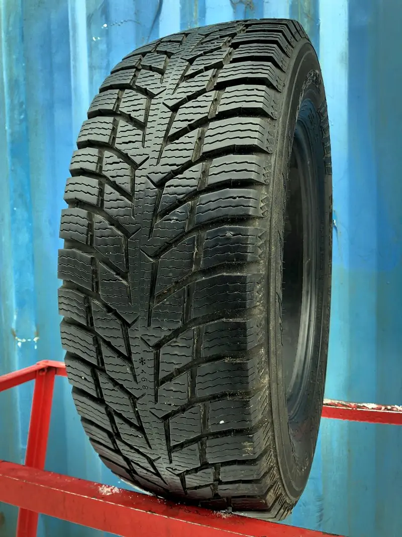 Б/у шина 225/65 R16C Nokian Snowproof C, фото 1
