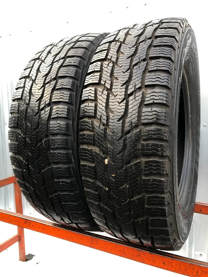 Пара б/у шин 225/65 R16C Nokian WR C3