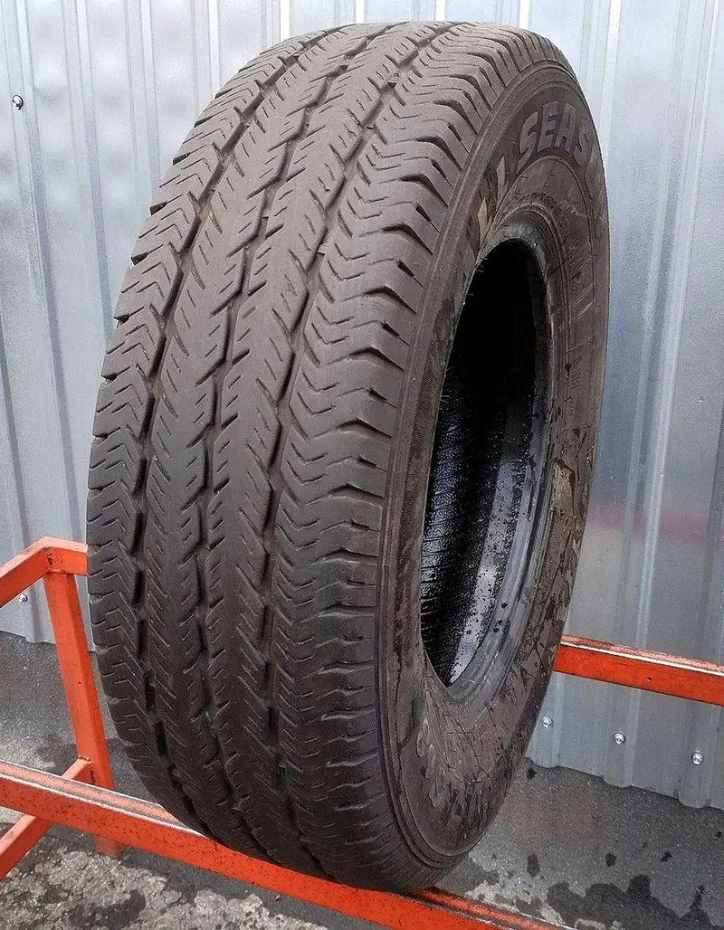 Б/у шина 225/65 R16C Onyx NY-AS687