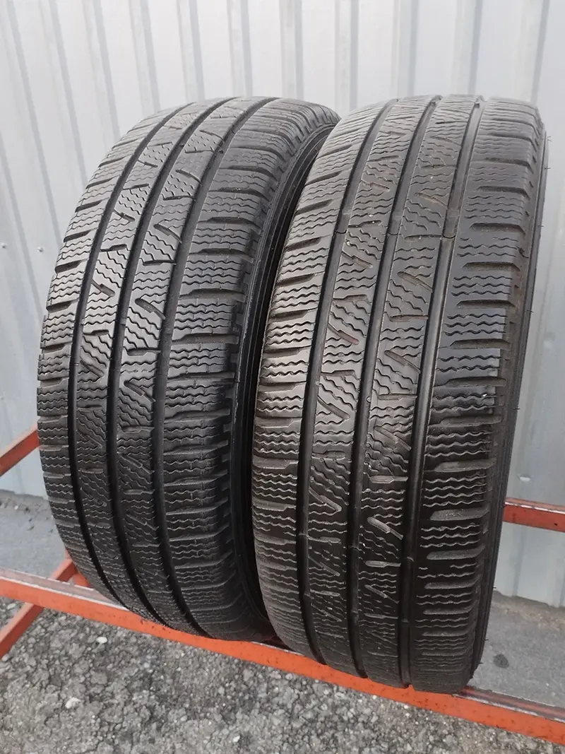 Пара б/у шин 225/65 R16C Pirelli Carrier Winter