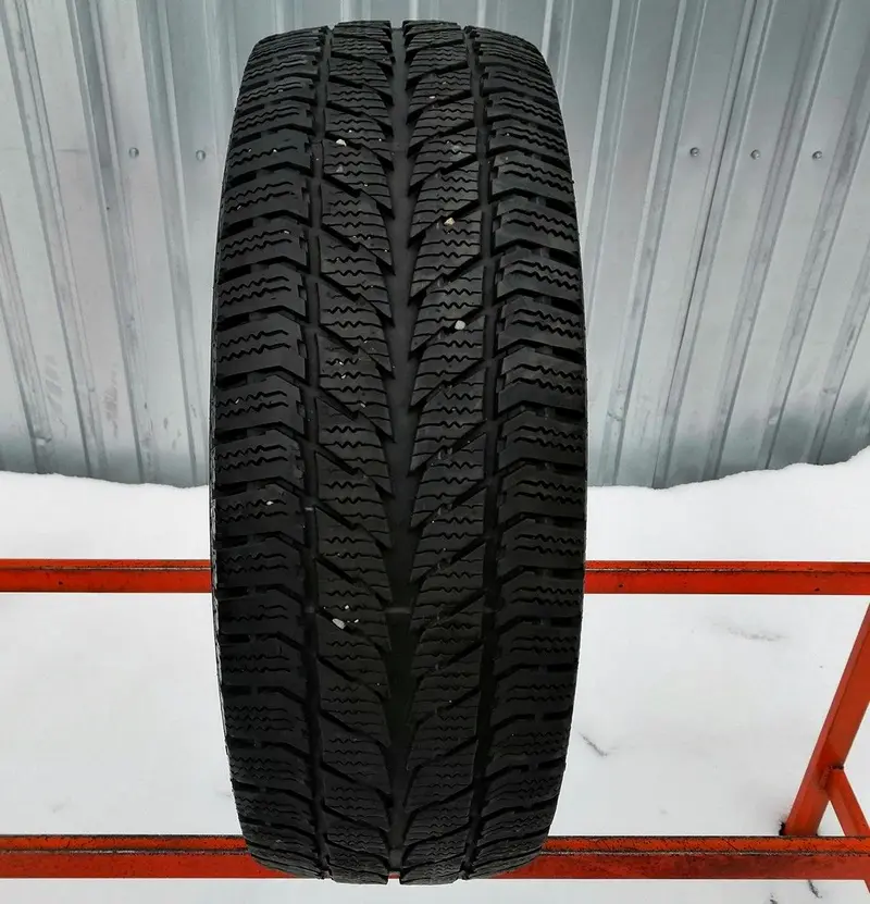 Б/у шина 225/65 R16C Uniroyal Snow Max 2
