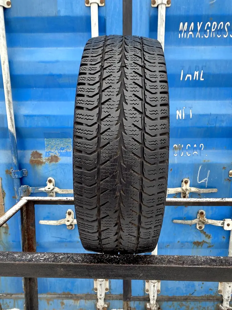 Б/у шина 225/65 R16C Uniroyal Snow Max