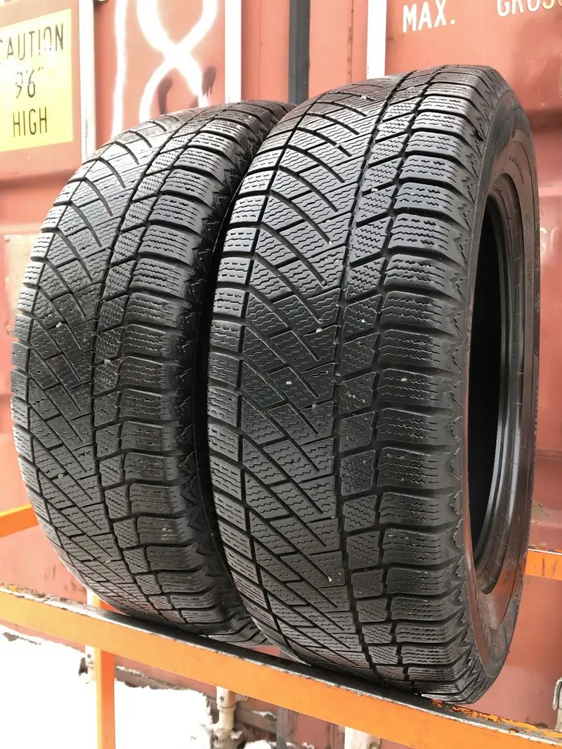 Пара б/у шин 225/65 R17 Continental ContiVikingContact 6