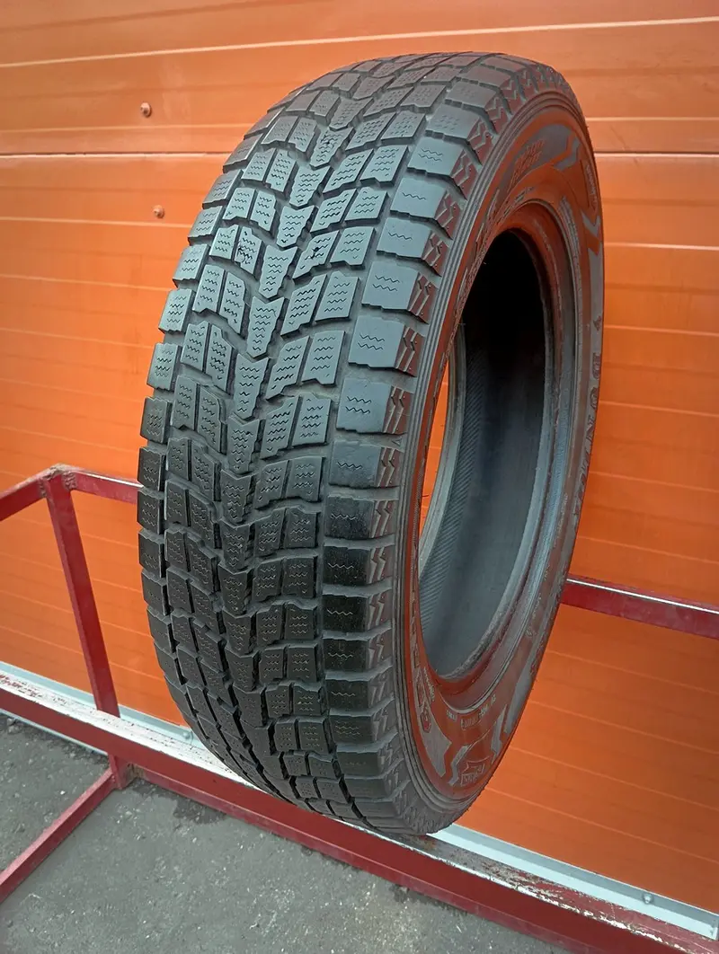 Б/у шина 225/65 R17 Dunlop Grandtrek SJ6