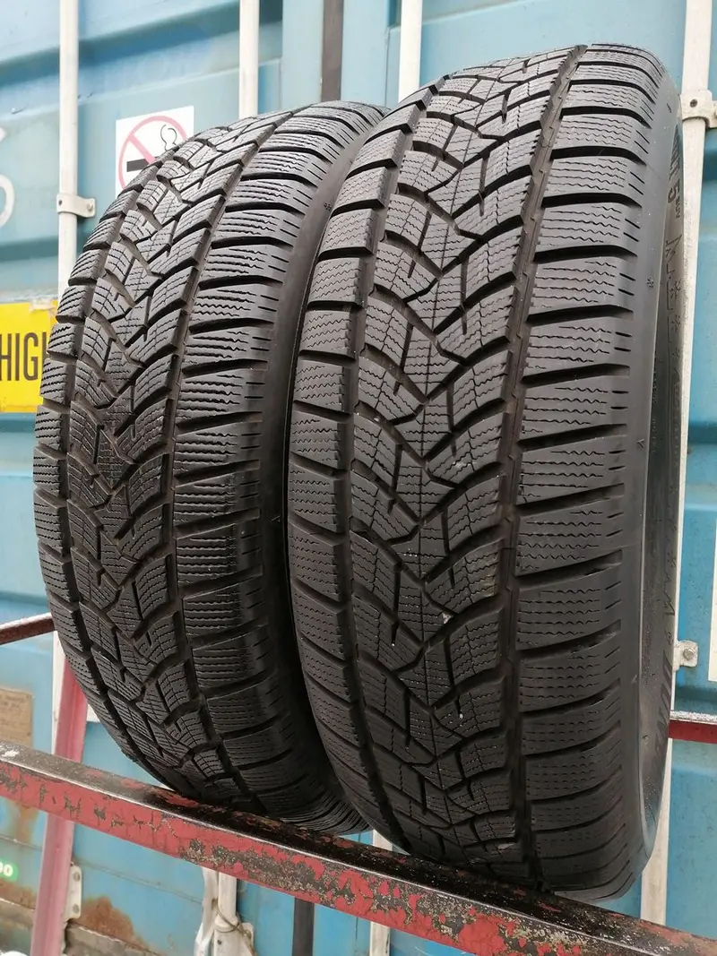 Пара б/у шин 225/65 R17 Dunlop SP Winter Sport 4D, фото 1
