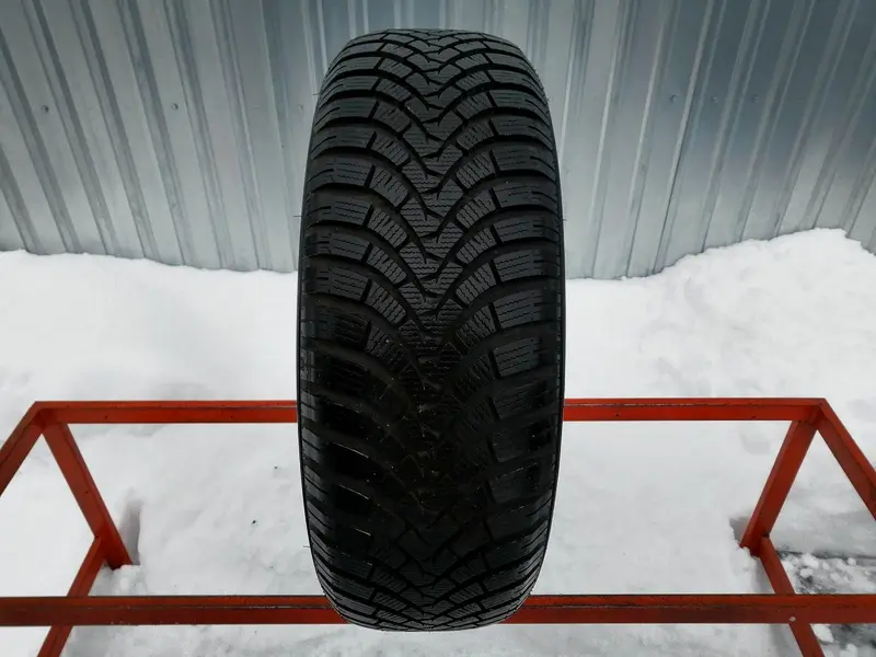 Б/у шина 225/65 R17 Falken Eurowinter HS01 SUV