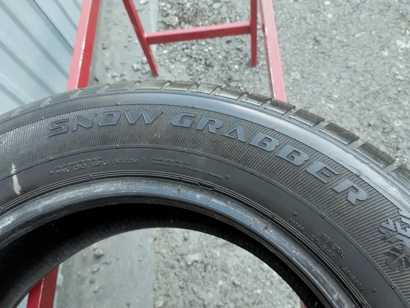 Пара б/у шин 225/65 R17 General Tire Snow Grabber