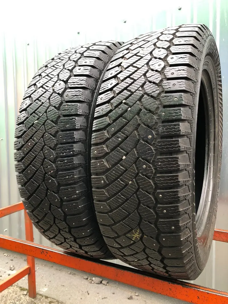 Пара б/у шин 225/65 R17 Gislaved Nord Frost 200
