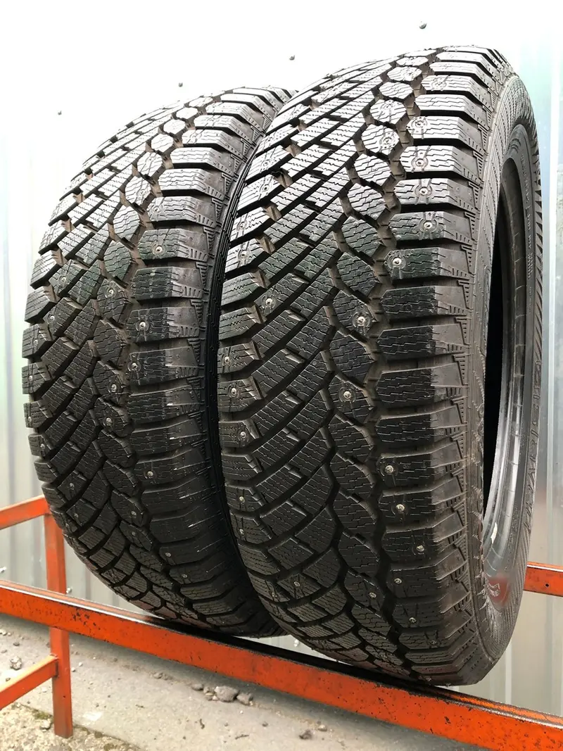 Пара б/у шин 225/65 R17 Gislaved Nord Frost 200
