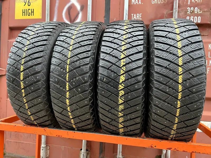 Комплект б/у шин 225/65 R17 Goodyear Ultra Grip Ice Arctic SUV 4x4