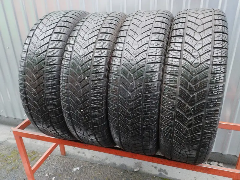 Комплект б/у шин 225/65 R17 Goodyear Ultra Grip Ice SUV