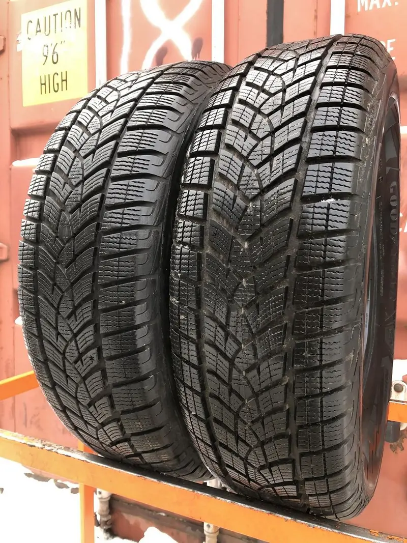 Пара б/у шин 225/65 R17 Goodyear Ultra Grip Perfomance GEN-1 SUV