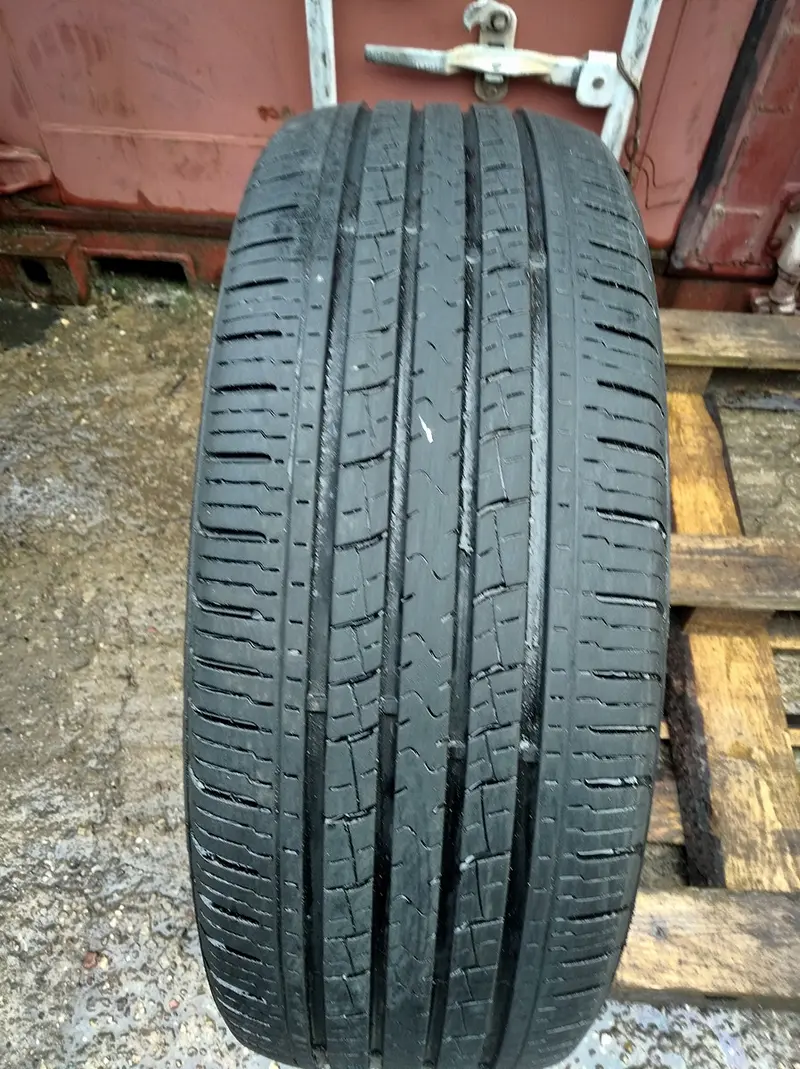 Б/у шина 225/65 R17 Kumho Solus KH 16