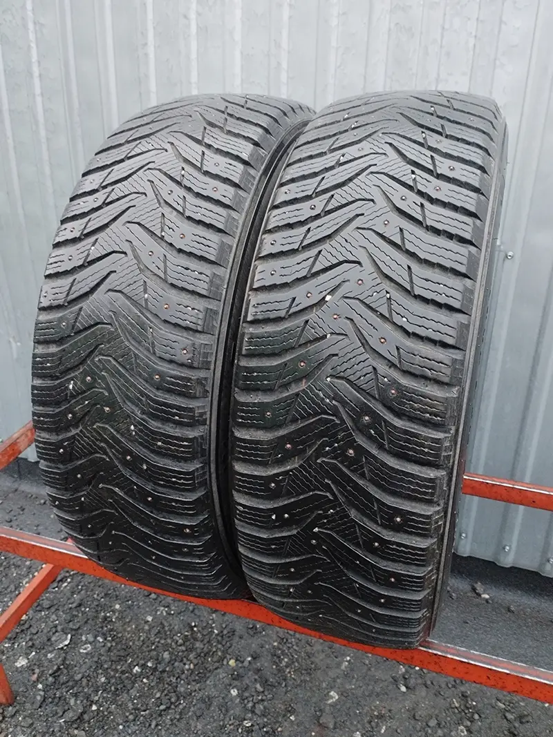 Пара б/у шин 225/65 R17 Kumho WinterCraft Ice WI31