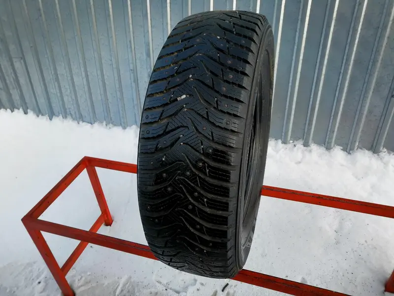 Б/у шина 225/65 R17 Kumho WinterCraft SUV Ice WS31