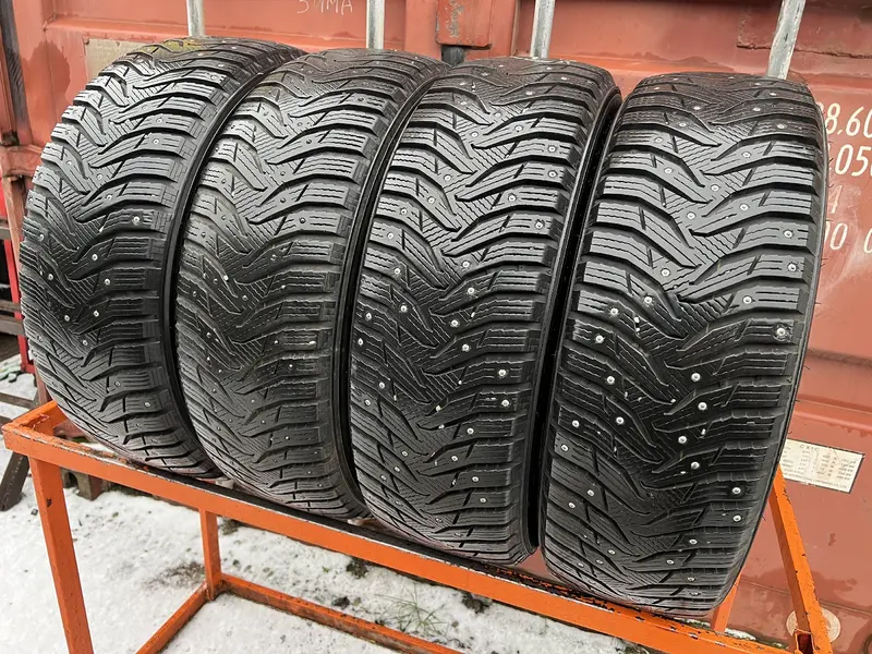 Комплект б/у шин 225/65 R17 Kumho WinterCraft SUV Ice WS31