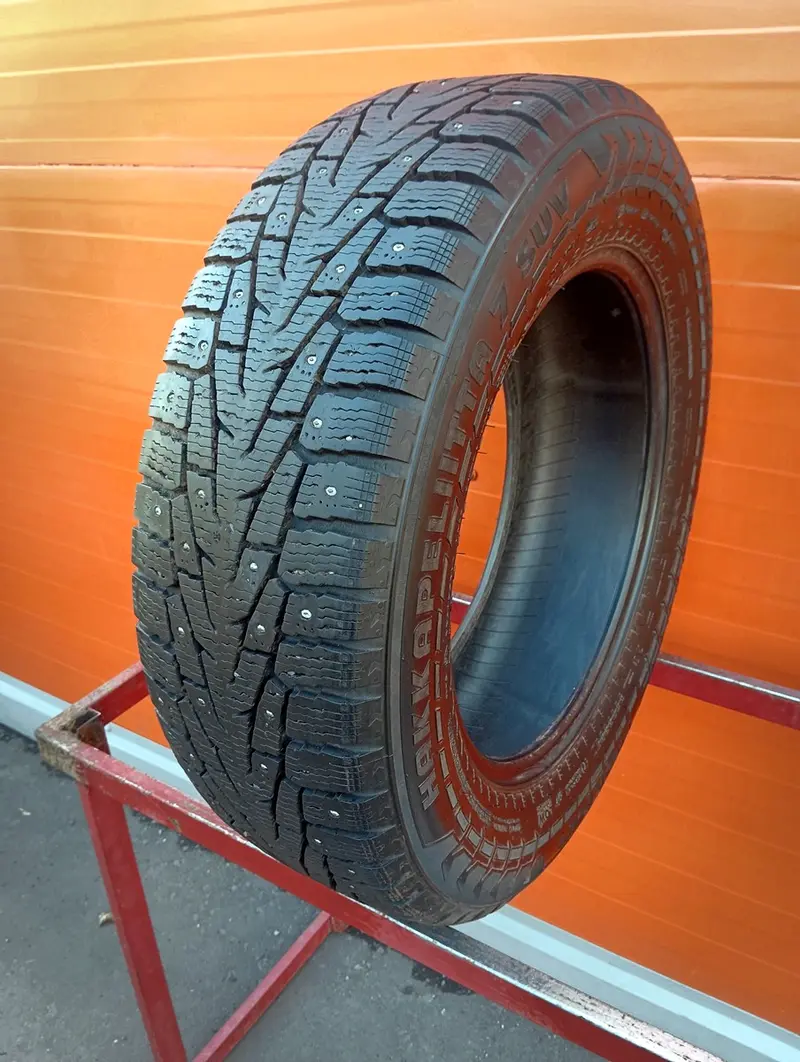 Б/у шина 225/65 R17 Nokian Hakkapeliitta 7 SUV